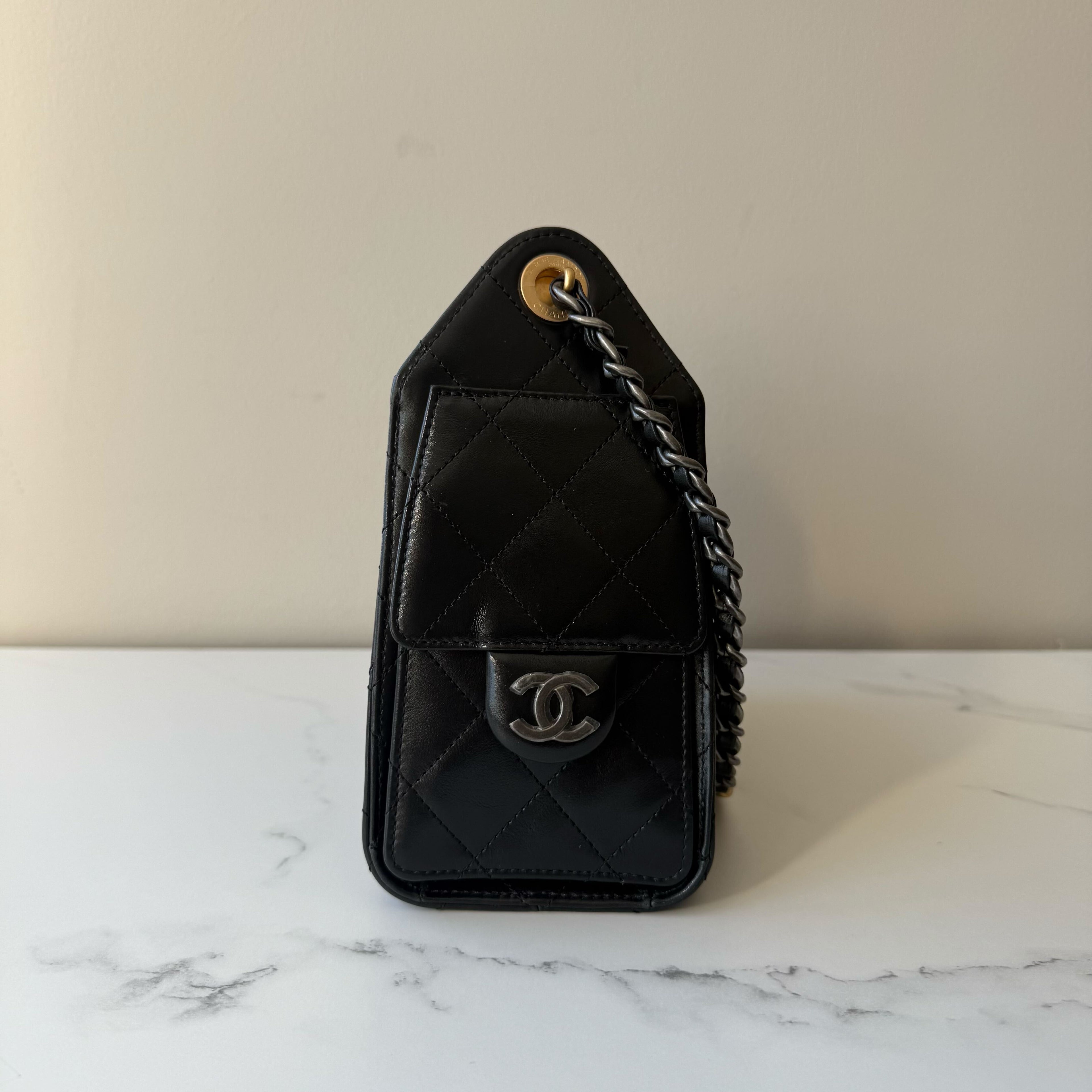 Chanel Mini 25