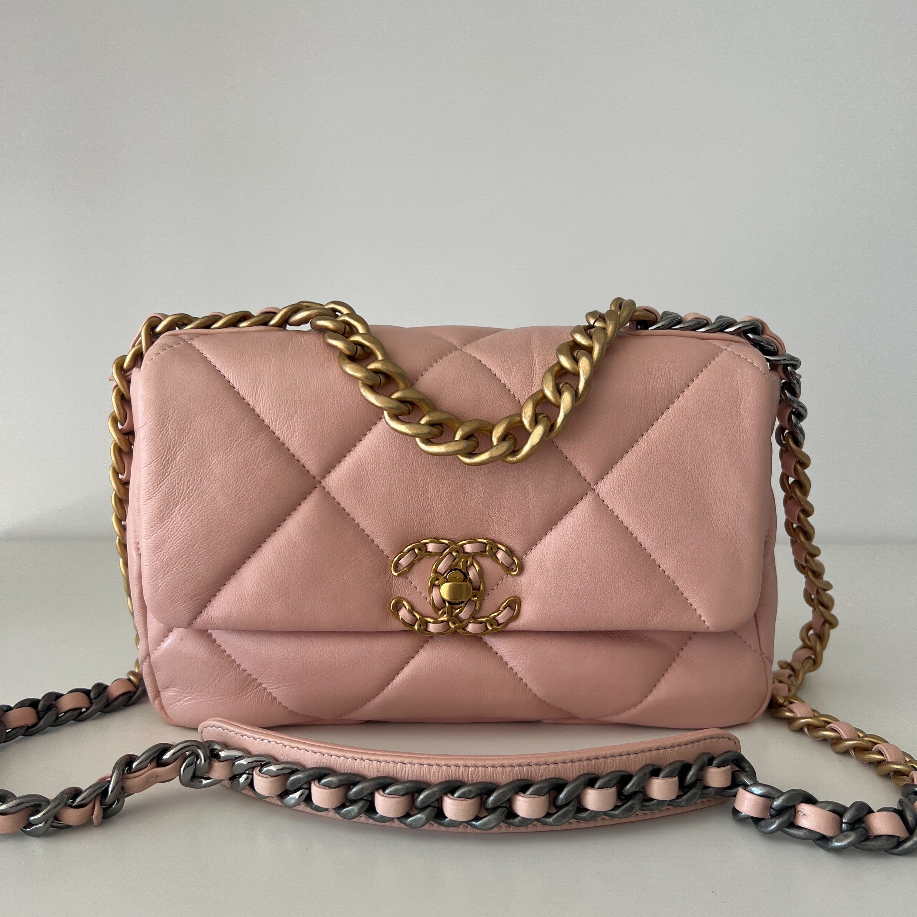 Chanel 19