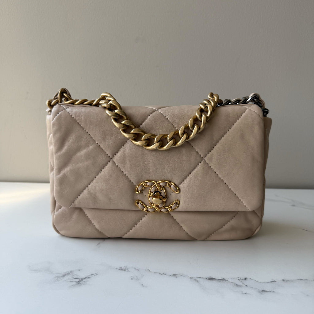 Chanel 19