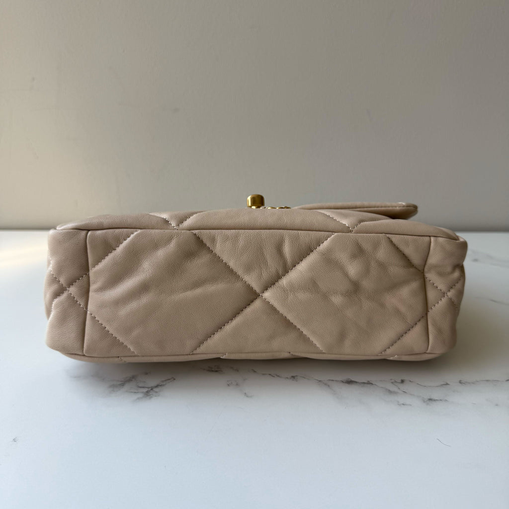 Chanel 19