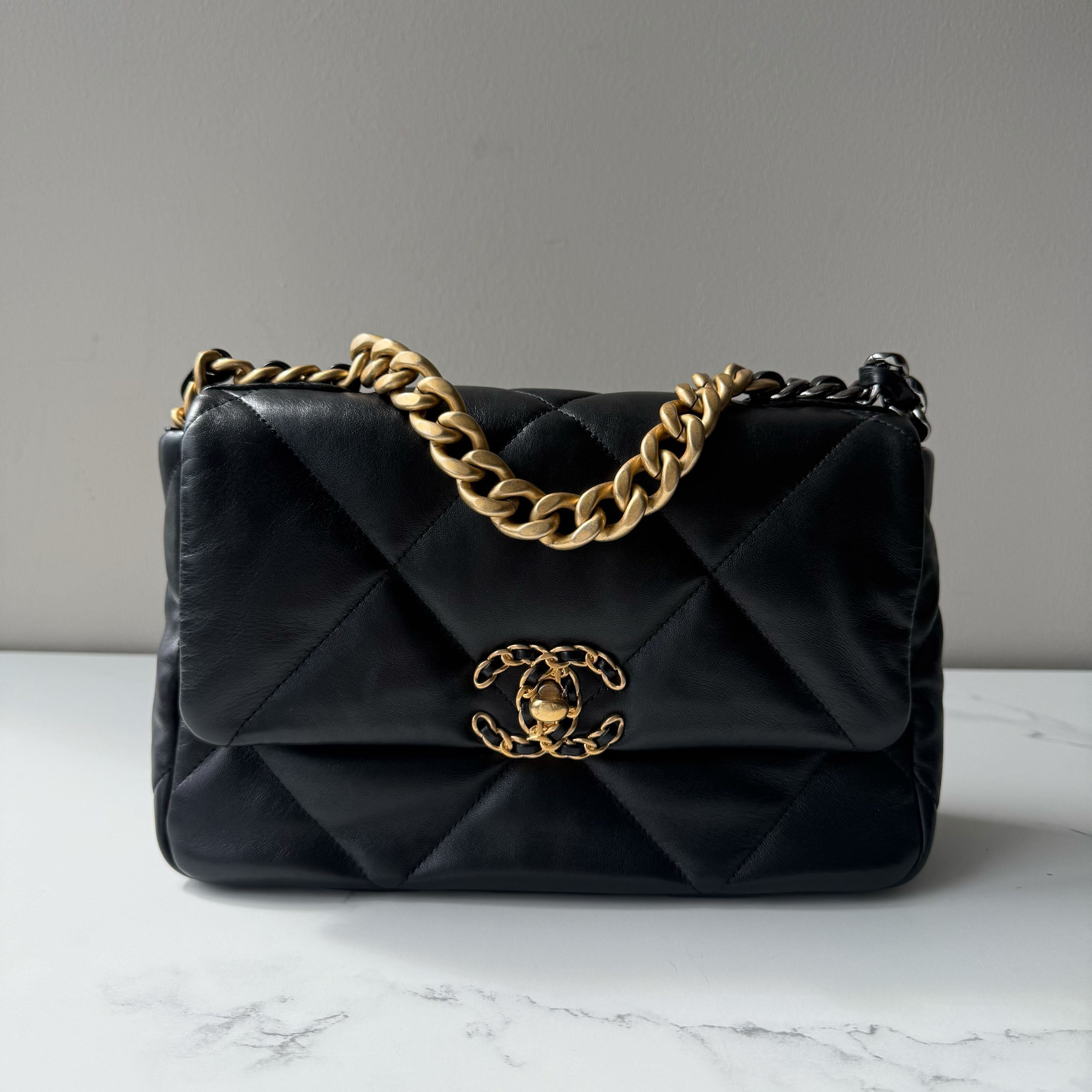 Chanel 19
