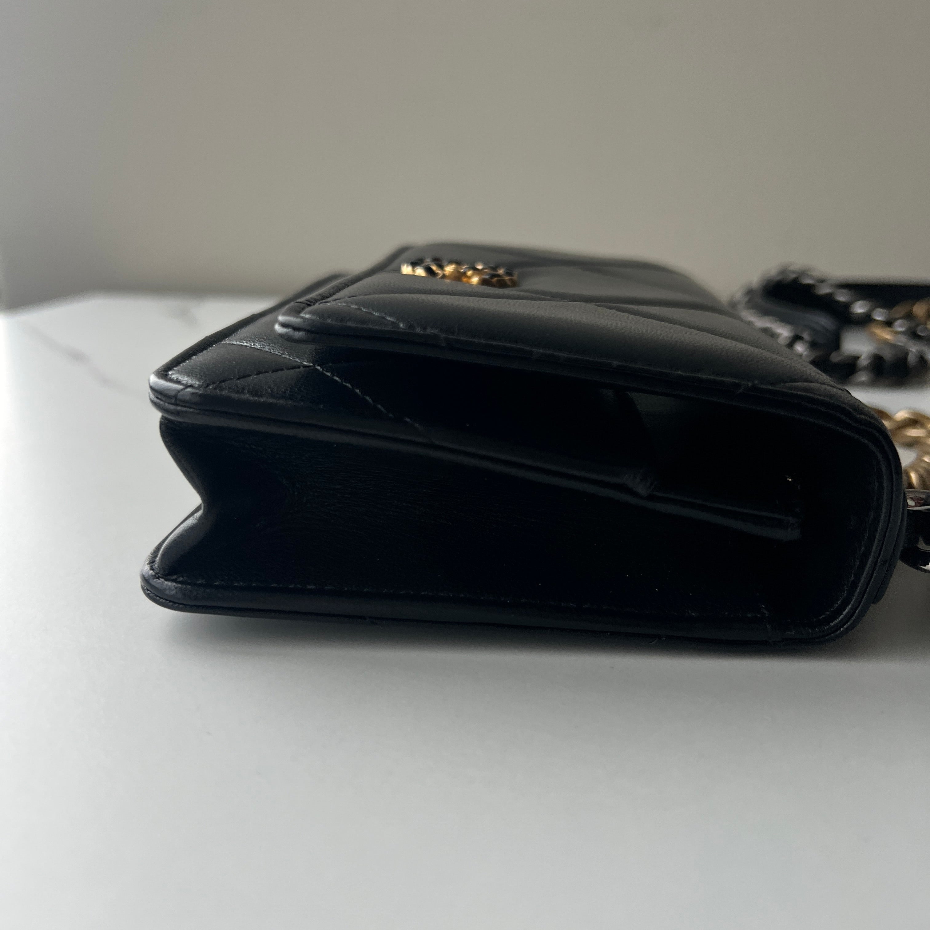 Chanel Wallet on Chain