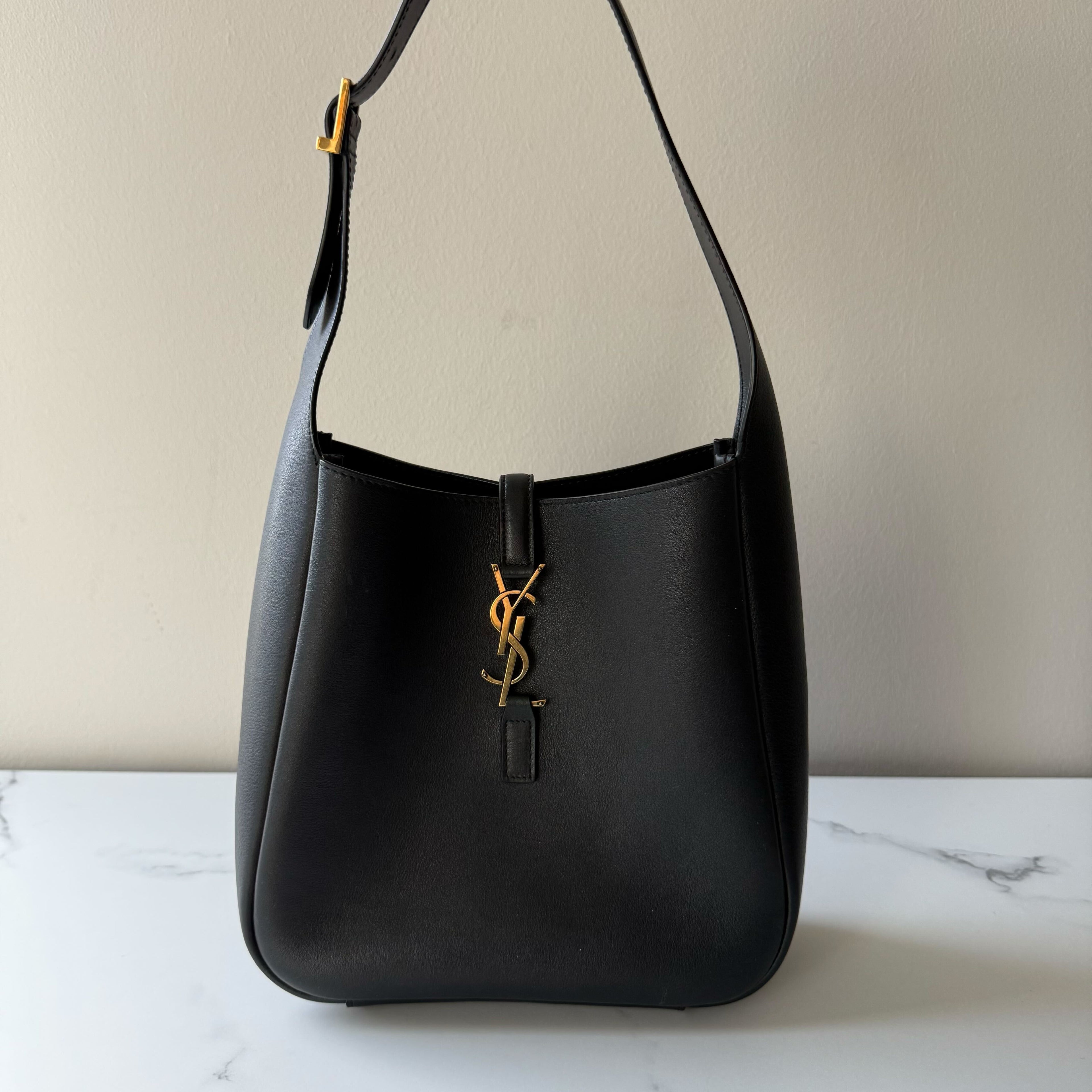 Saint Laurent 5 A 7